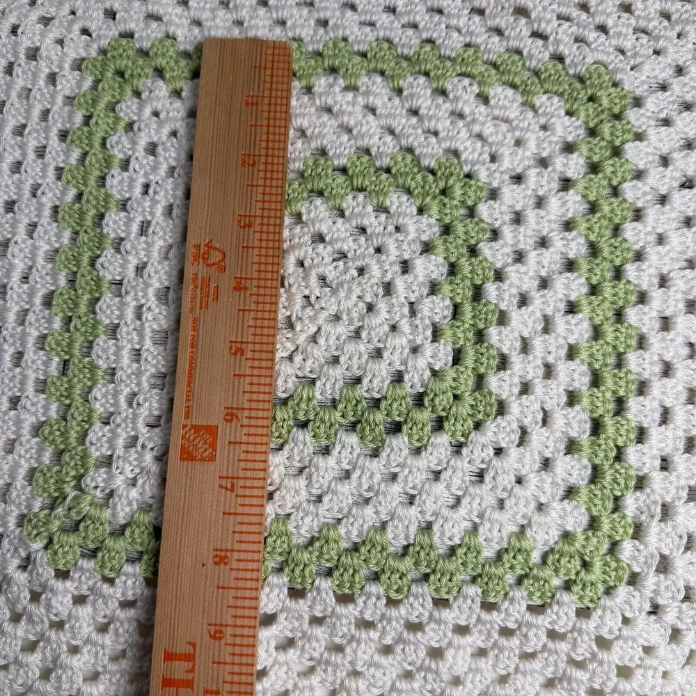 Unbranded Crochet Baby Blanket Unisex 22x22 White Green Granny Square‎ Throw